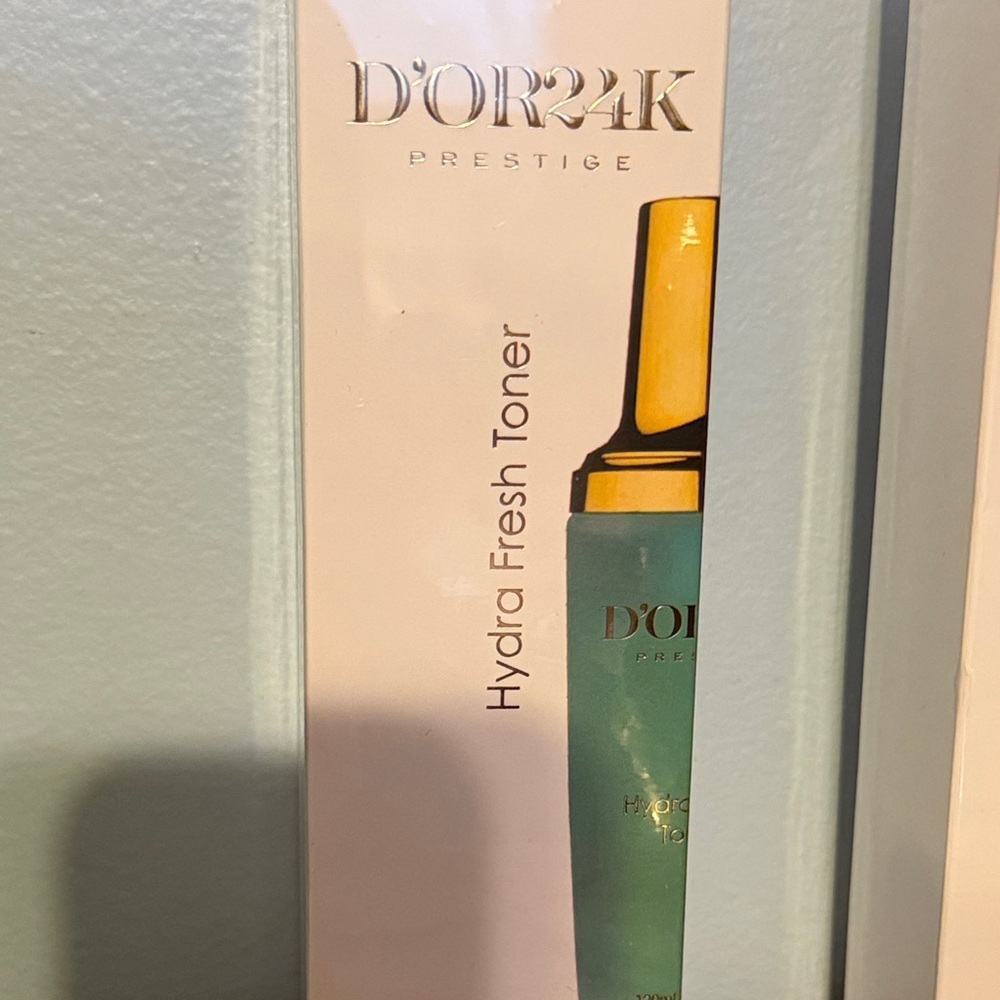 D'Or Skincare Hydra Fresh Toner - Gold and Green